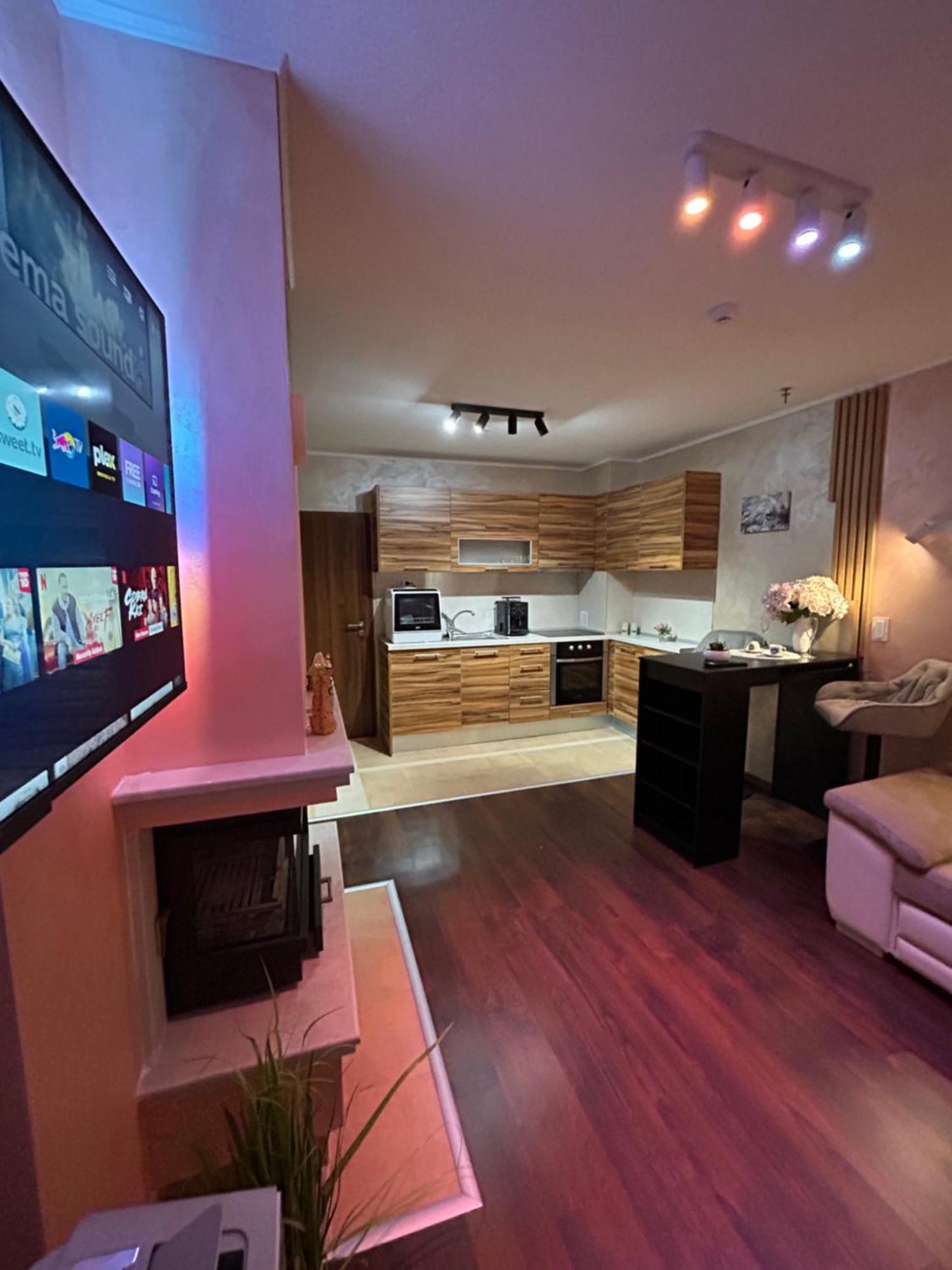 2-Bedroom, 2-Bathroom With Fireplace And Garden At Winslow Infinity بانسكو المظهر الخارجي الصورة